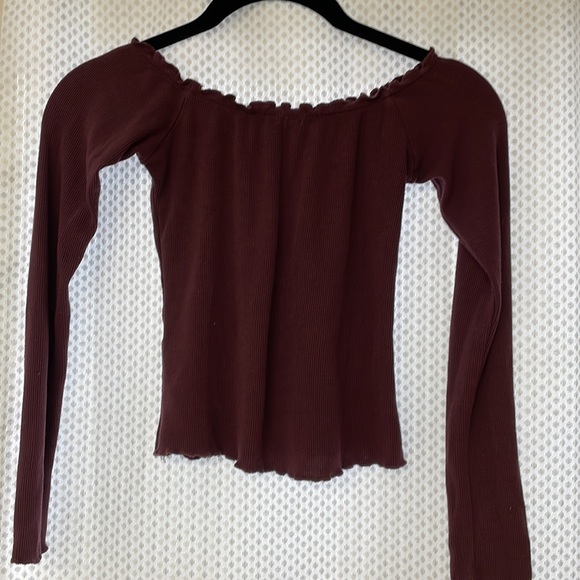 OVER SHOULDER CROP LONG SLEEVE - Picture 3 of 3